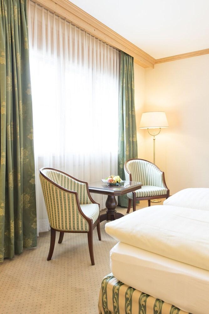 קלוסטר Hotel Vereina מראה חיצוני תמונה