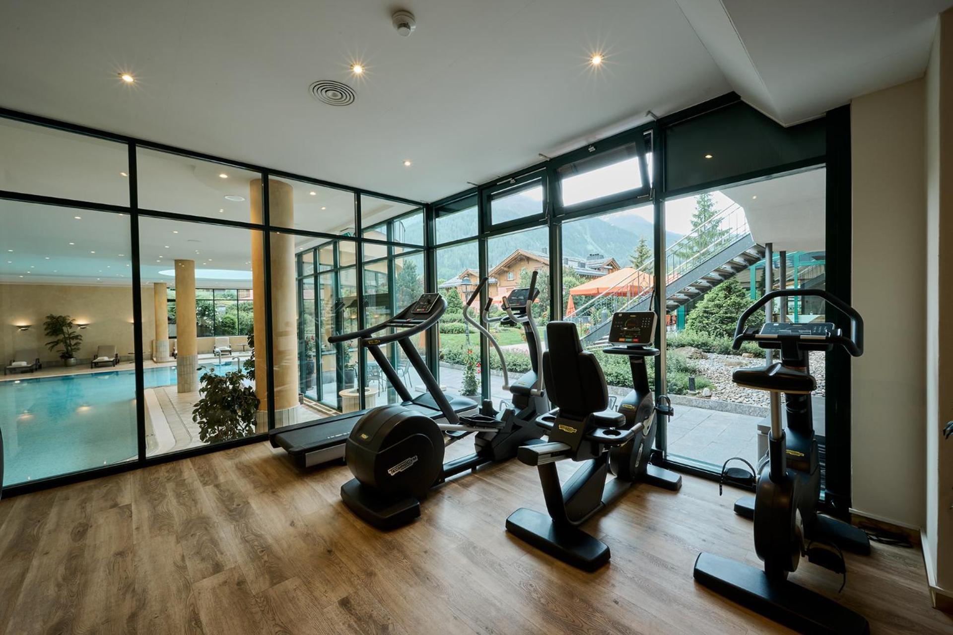 קלוסטר Hotel Vereina מראה חיצוני תמונה